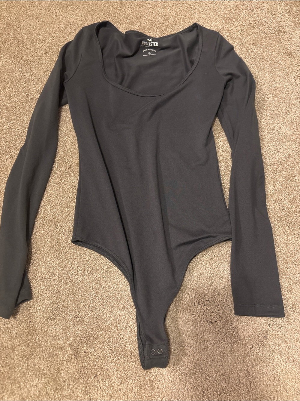 Hollister Women's Grey Long-Sleeve Scoop Neck Bodysuit